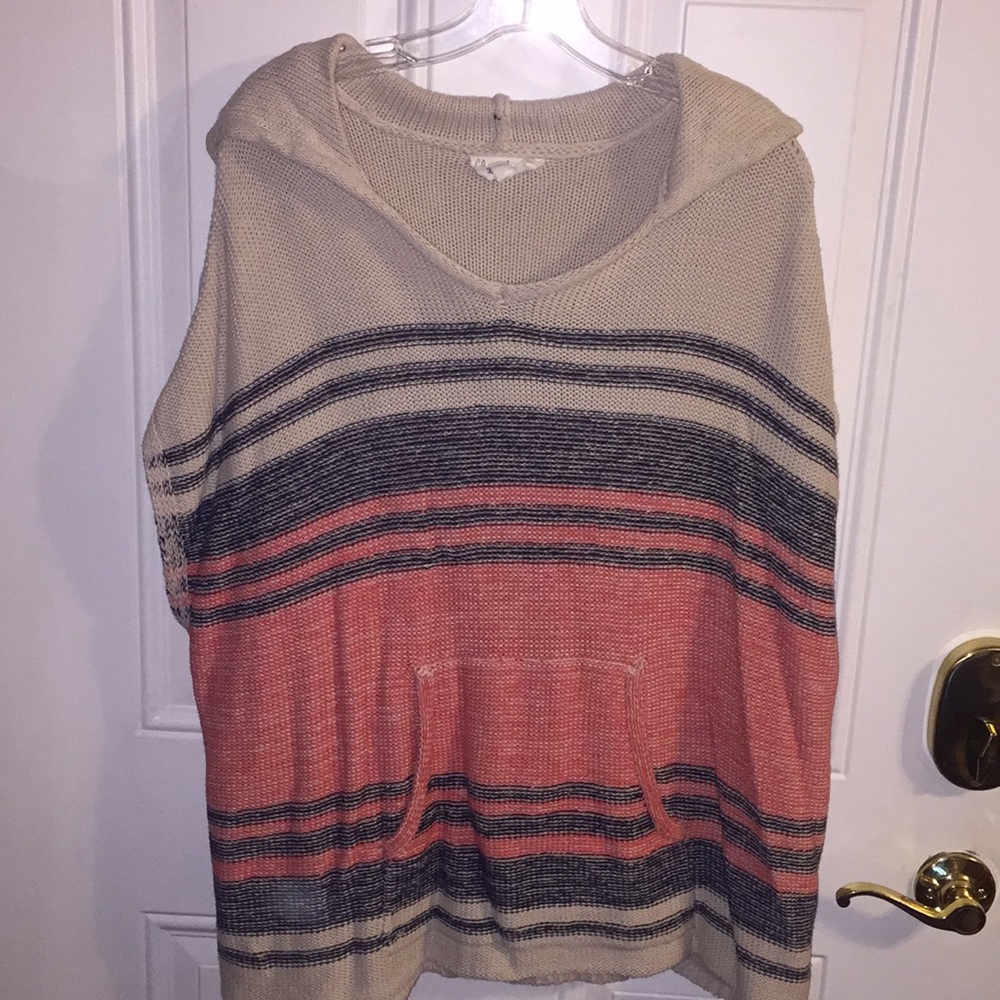 Cloud Chaser hooded short sleeve sweater sz M